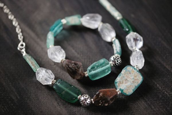 Découvrez la beauté de la pierre naturelle suisse dans vos bijoux