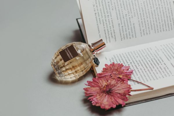 Les parfums dupes pour femmes : élégance à prix doux